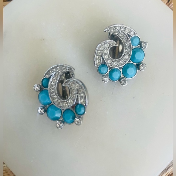 Banana Republic Art Deco Clip Earrings - Picture 2 of 3